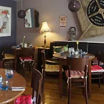 Connemara National Park Lodge