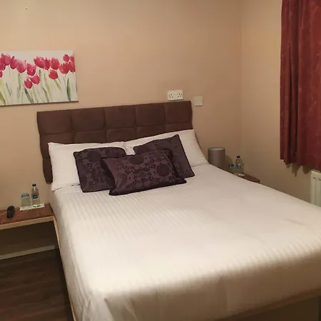 Connemara National Park Lodge