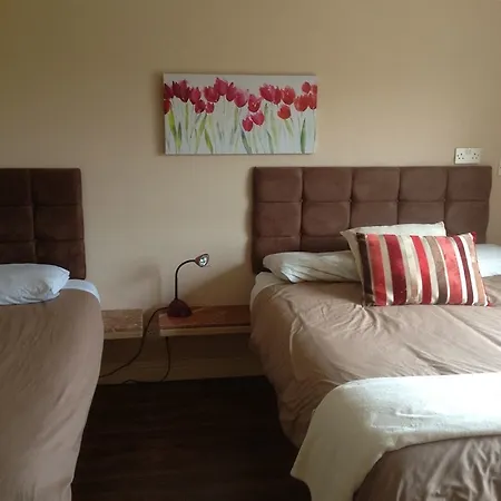 Connemara National Park Hostel *